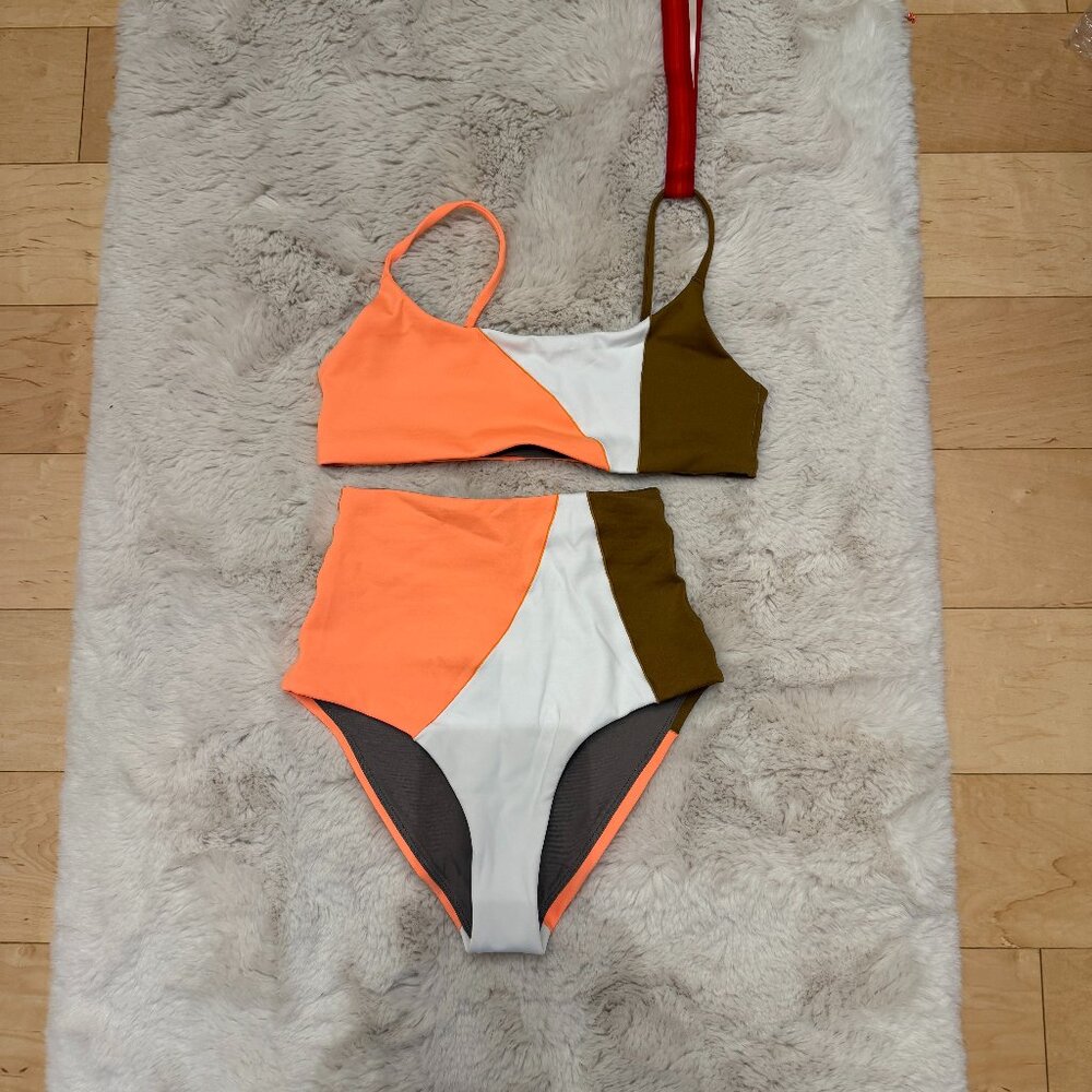 BNWT Left on Friday - Pool Days Top High Tide Bottoms